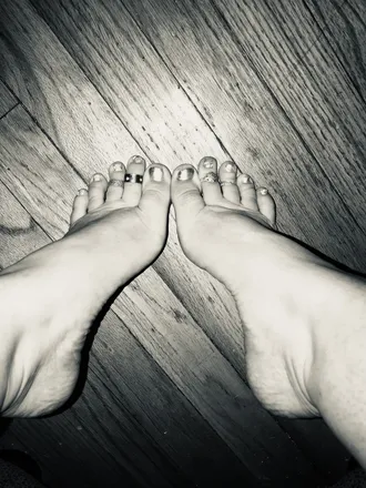 OnlyFans cuenta theslendertoes header 2