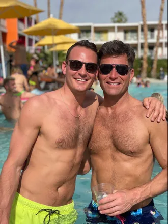 OnlyFans cuenta hung2for1 header 2