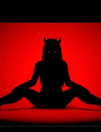 OnlyFans cuenta poisonnelly header 2
