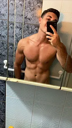 OnlyFans cuenta polygamouscharlie header 1