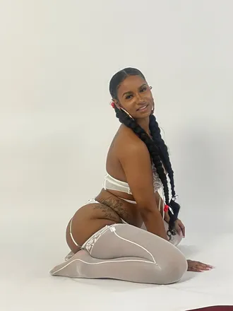 OnlyFans cuenta pocccahontas header 2