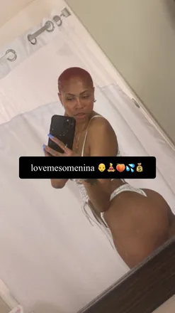OnlyFans cuenta lovemesomenina header 2
