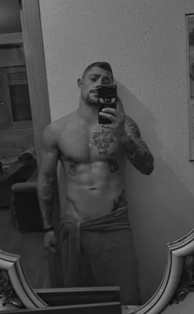 OnlyFans cuenta alone.r header 2