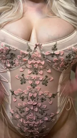 OnlyFans cuenta bareitwithblaire header 2