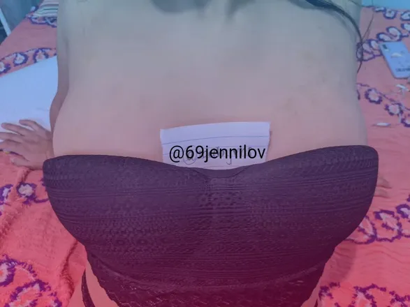 OnlyFans cuenta jennilovowo header 2