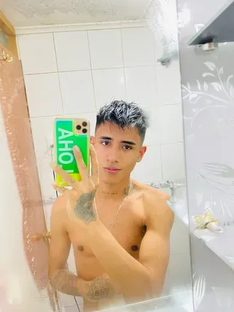 OnlyFans cuenta alexbigdick08 header 2