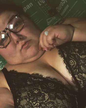 OnlyFans cuenta naughty-peach header 2