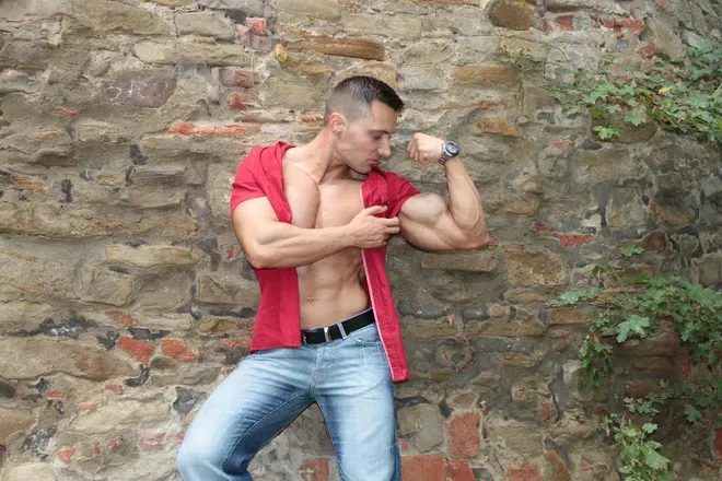 OnlyFans cuenta musclebeach header 2