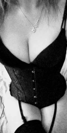 OnlyFans cuenta mikky.18 avatar 1