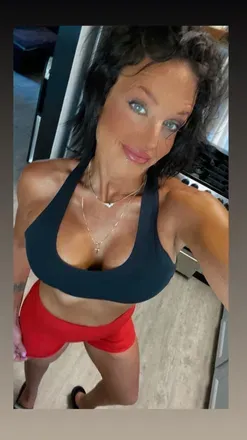 OnlyFans cuenta yourfavexgf_xxoo83 avatar 1