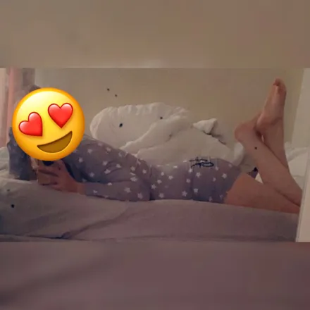 OnlyFans cuenta hollyfeets98 header 2