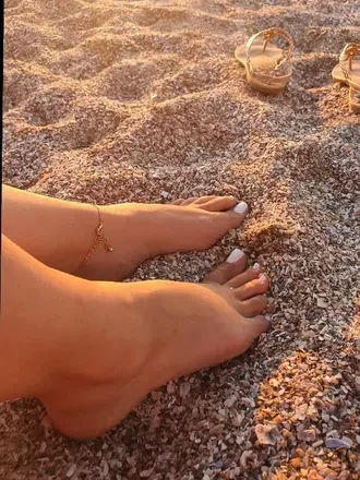 OnlyFans account  misstinyfeets avatar 1