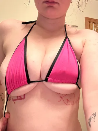 OnlyFans cuenta hennybabytv header 2