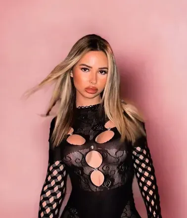 OnlyFans cuenta bellastarr avatar 1