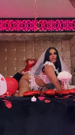 OnlyFans cuenta megancharlott15 header 2