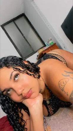 OnlyFans cuenta haniqueeni header 2