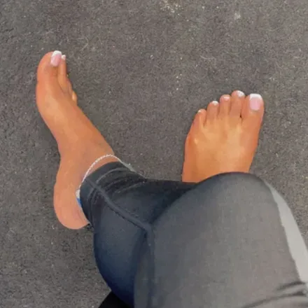 OnlyFans cuenta gldnfeet avatar 1