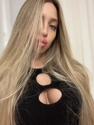 OnlyFans cuenta megan697 header 2