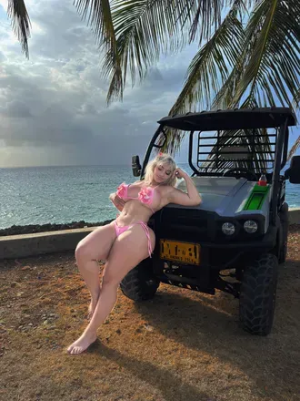 OnlyFans account  yessmodel20 header 2