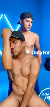 OnlyFans account  molo_jirouxxx header 2