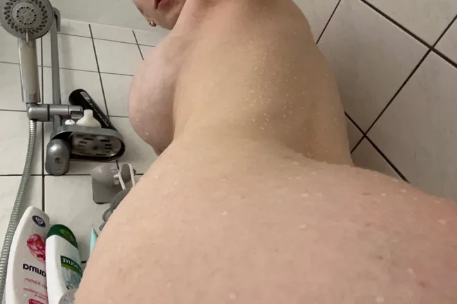 OnlyFans account  feetlillyyyyy header 2