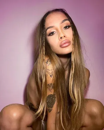 OnlyFans cuenta caramelka2002 avatar 1