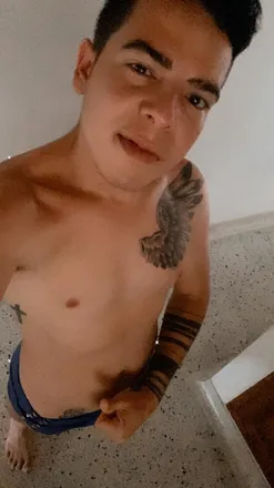OnlyFans cuenta mikegarrido19 header 2