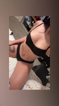 OnlyFans cuenta prettyplaysdirty header 2