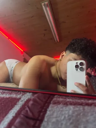 OnlyFans cuenta iamalexisokk header 2