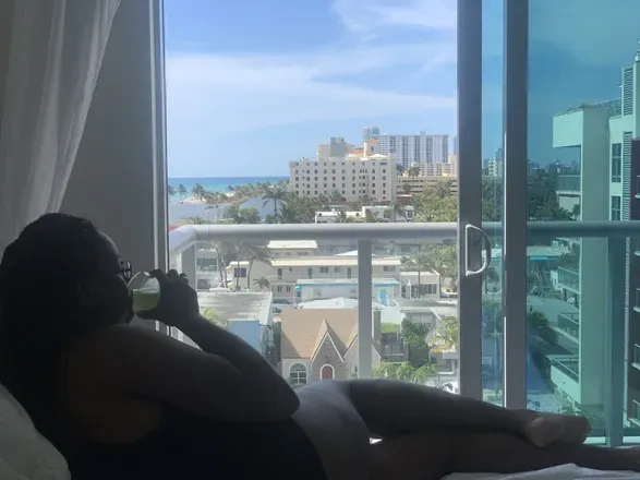 OnlyFans cuenta glamazon_02 header 2