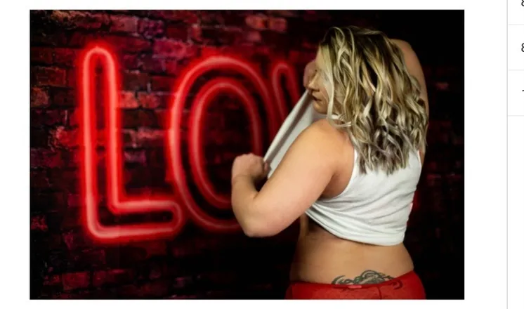 OnlyFans account  justlookingforit header 2