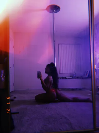 OnlyFans cuenta mahalkita.aw header 2