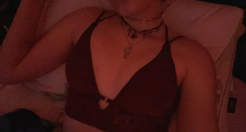 OnlyFans cuenta arlothepeach header 2
