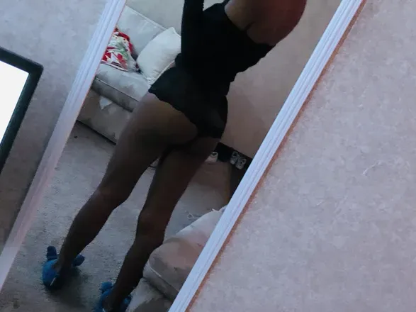 OnlyFans cuenta skinni_mini412 avatar 1
