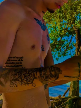 OnlyFans cuenta nikolashot1697 header 2