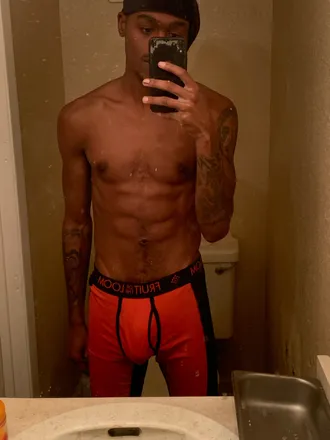 OnlyFans cuenta br0wn02 header 2