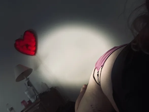 OnlyFans cuenta moneygirl2002 header 2