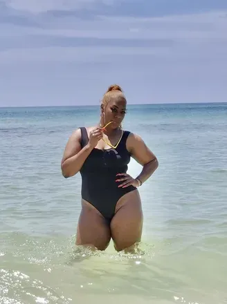 OnlyFans account  babeclassics20 header 2