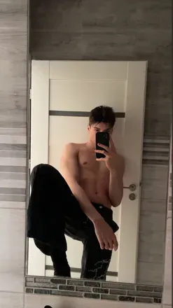 OnlyFans cuenta twinkkaro avatar 1