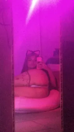 OnlyFans account  goldiegypsy header 2