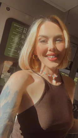 OnlyFans cuenta littleminxxx header 2