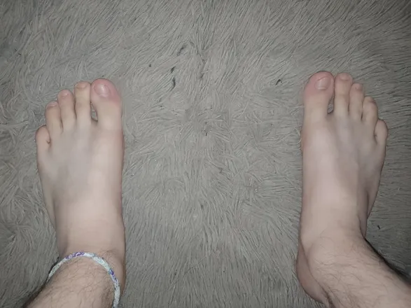 OnlyFans cuenta feet.doing.thigs header 2