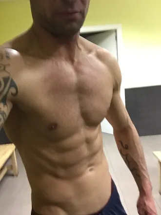 OnlyFans account  evaristo_q_te_he_visto header 2