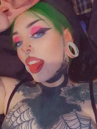 OnlyFans cuenta spider_tits_97 avatar 1