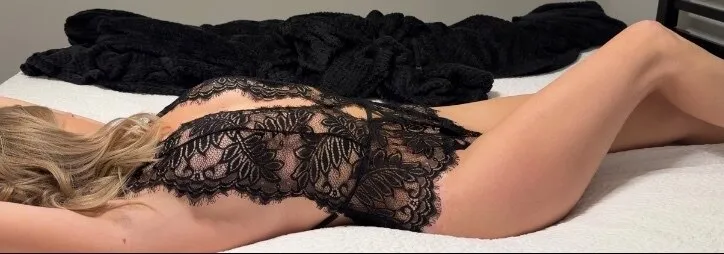 OnlyFans cuenta barelyhiddenxoxo header 2