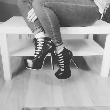 OnlyFans account  twinkletoes.solemate1980 avatar 1