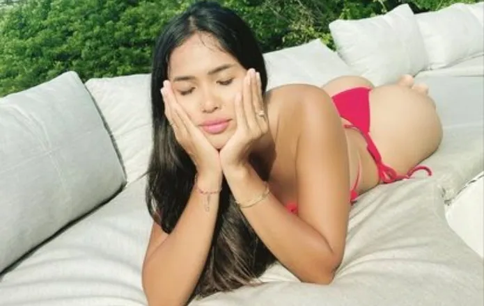 OnlyFans cuenta fye_amora header 2