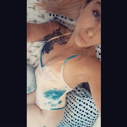OnlyFans cuenta honeybeeee_98 avatar 1