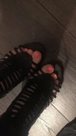OnlyFans cuenta yummytoes.fluffygirl header 2