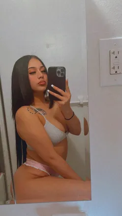 OnlyFans cuenta zuleyv header 2